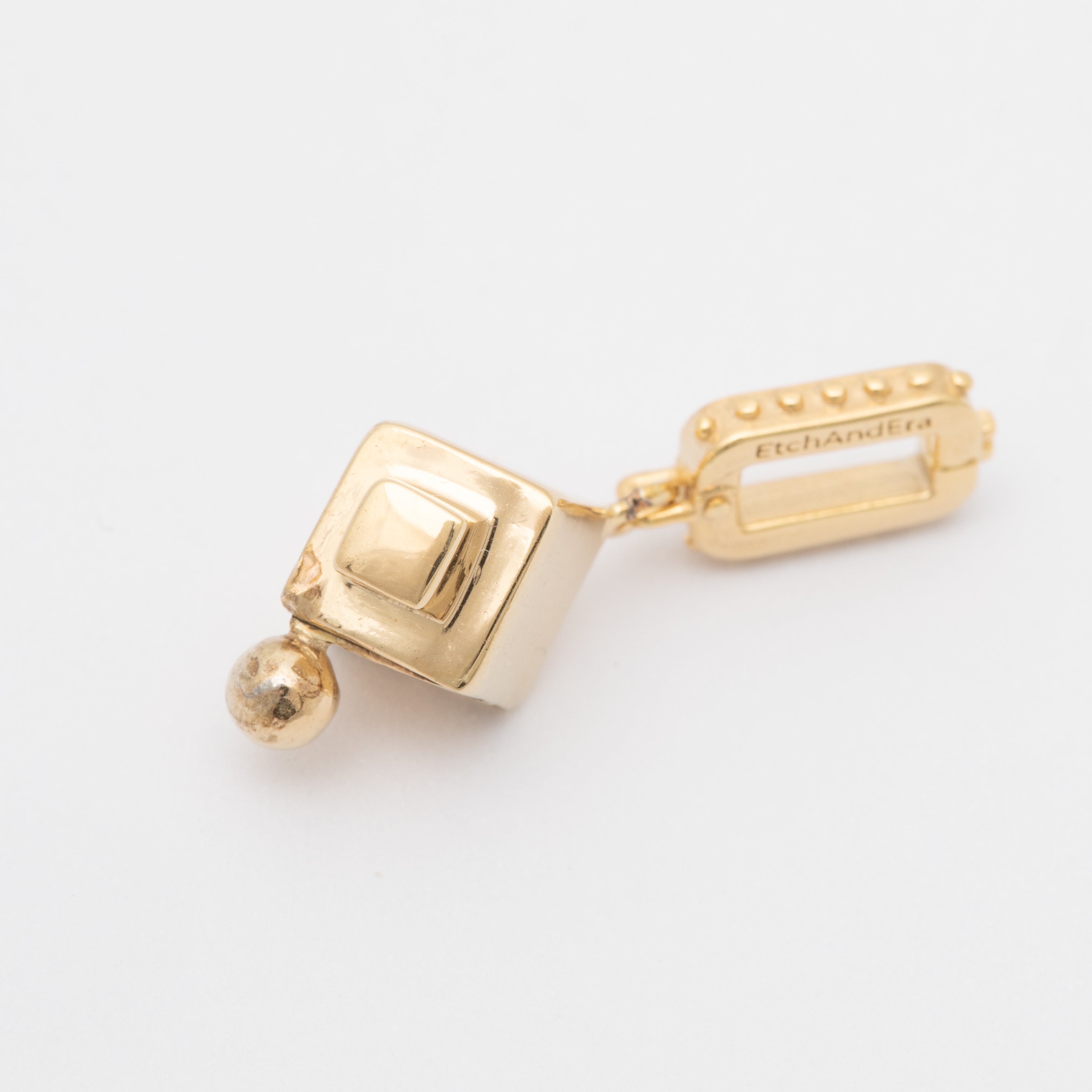 TRACE CUBE SOLID CHARM